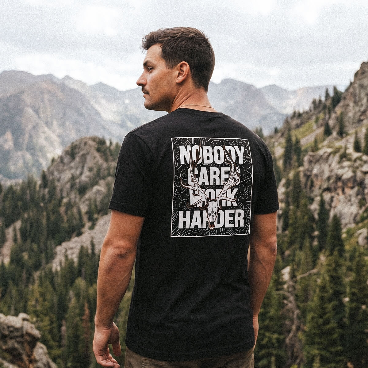 NOBODY CARES BULL TOPO T-SHIRT